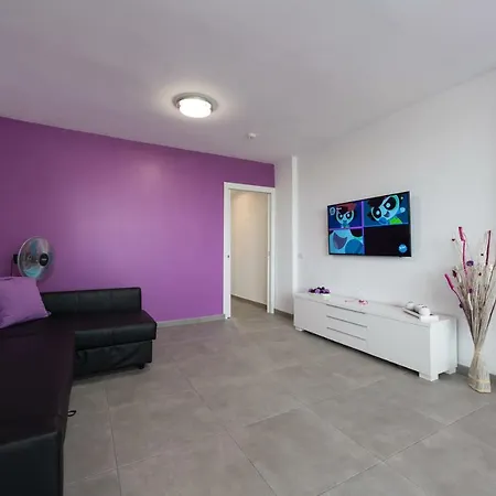 Karma Apartment *
